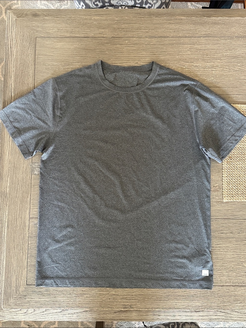 Vuori Men's Tradewind Performance Tee 2.0 gray XL